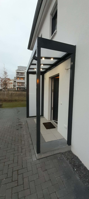 Metalldach mit Seitenwänden