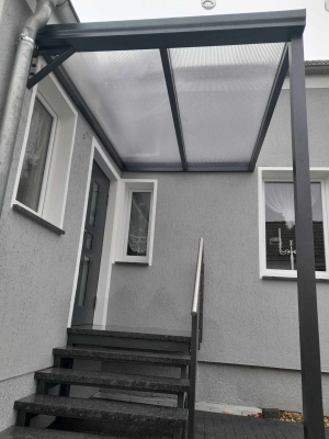 Überdachung bestehender Treppenhäuser oder Eingangsbereiche